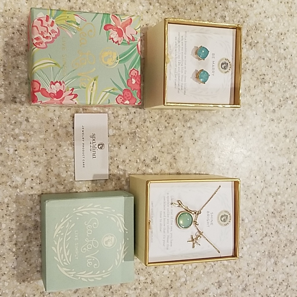 Spatina necklace and earrings